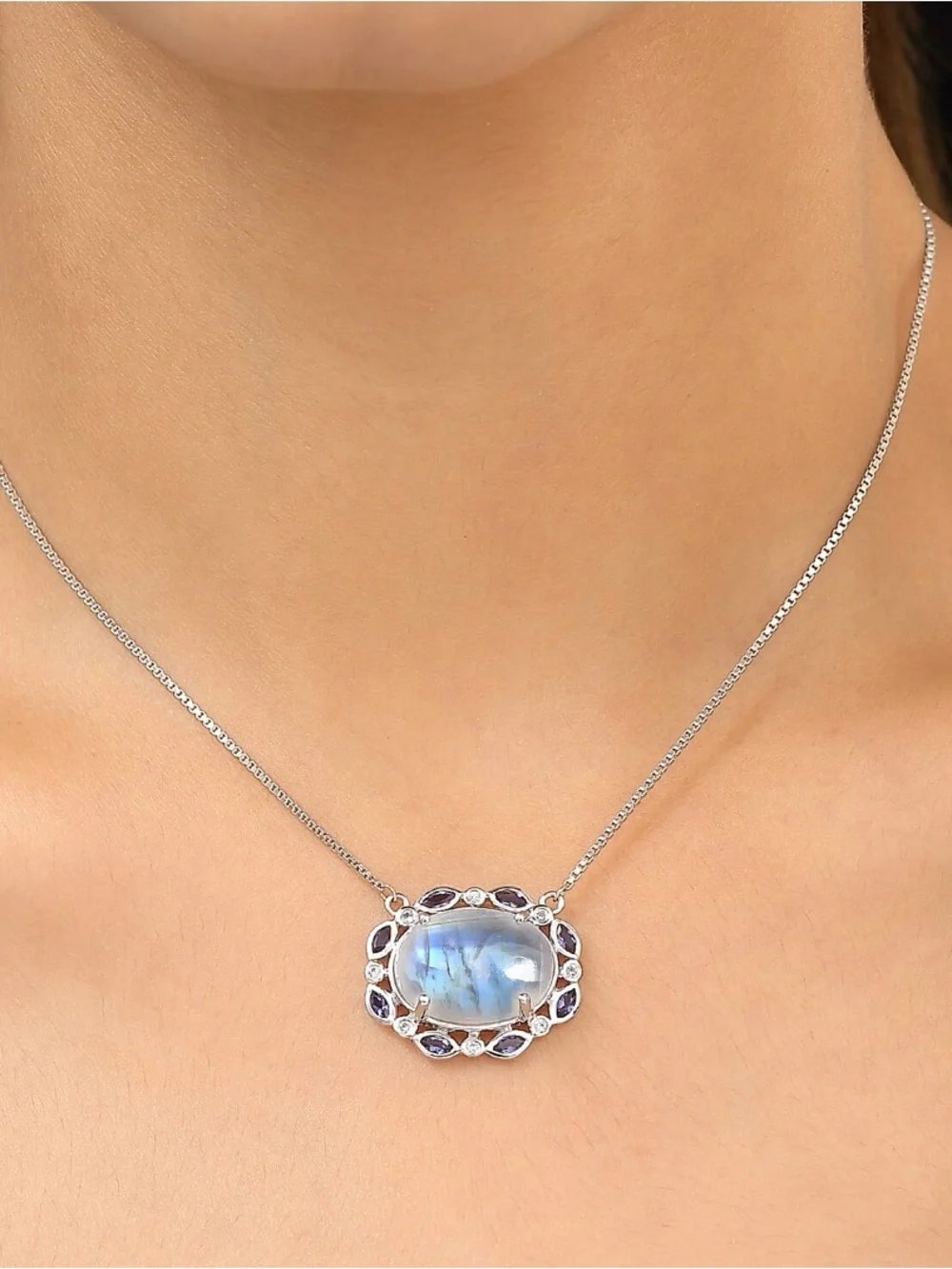 Sterling Silver Rainbow 11.6 ctw Moonstone Pendant Necklace in sterling silver